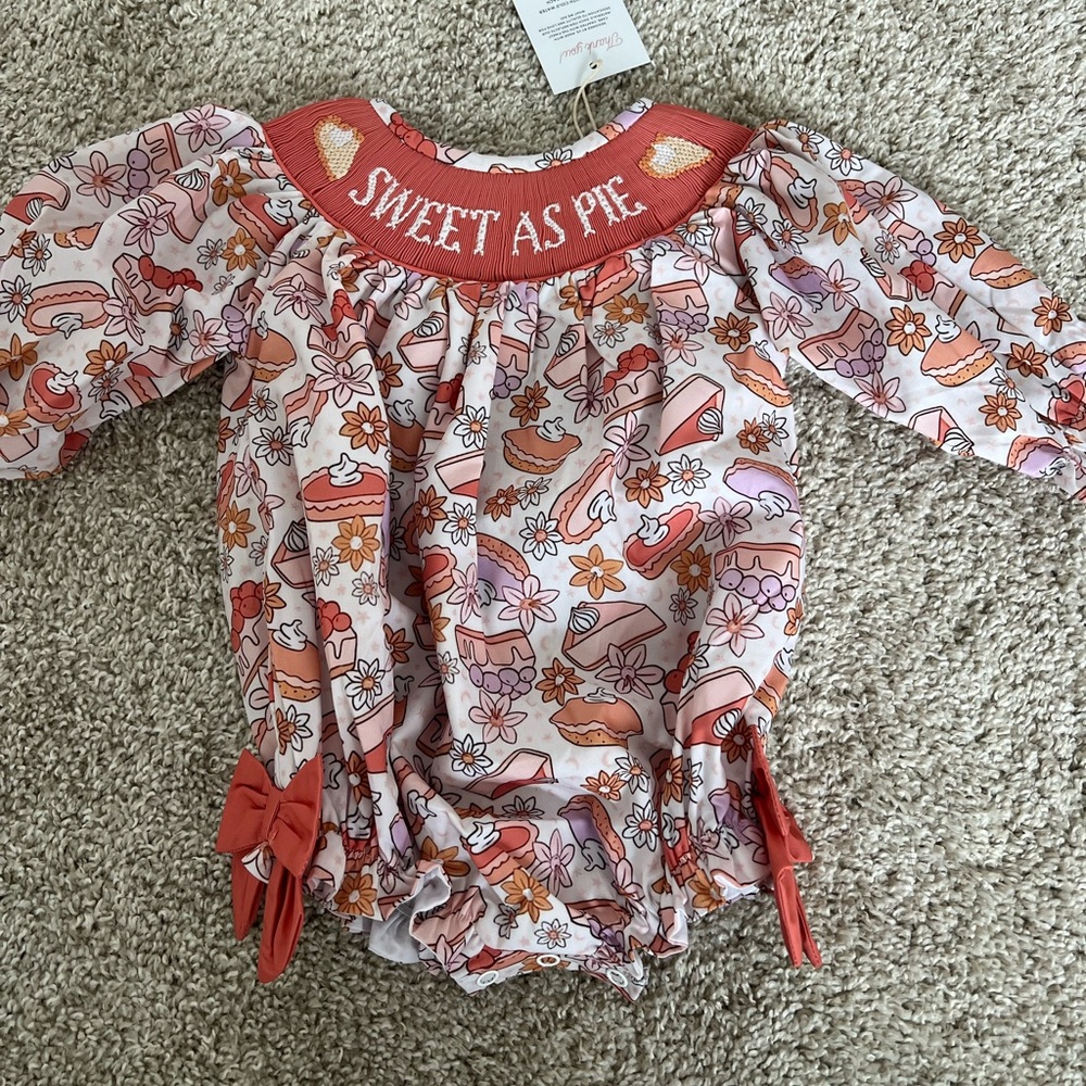 Nwt baby smock